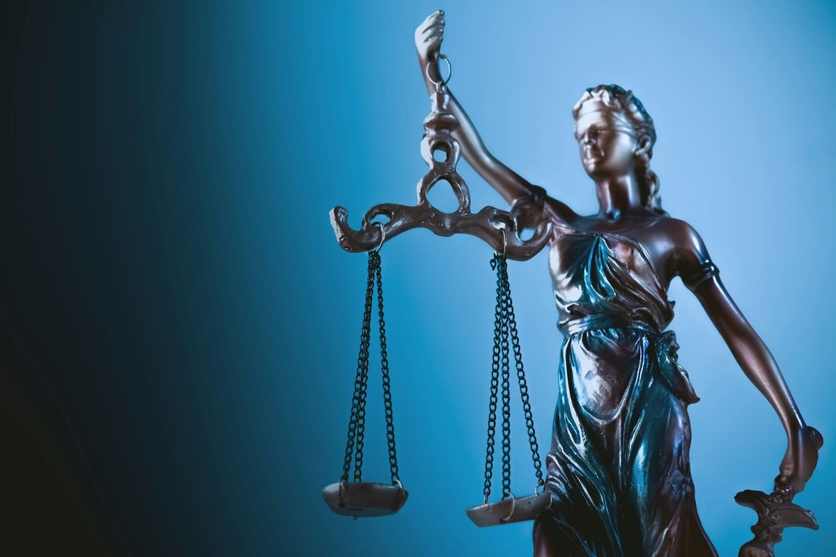 Justitia med skålvekt symboliserer klageinstans og trygderett
