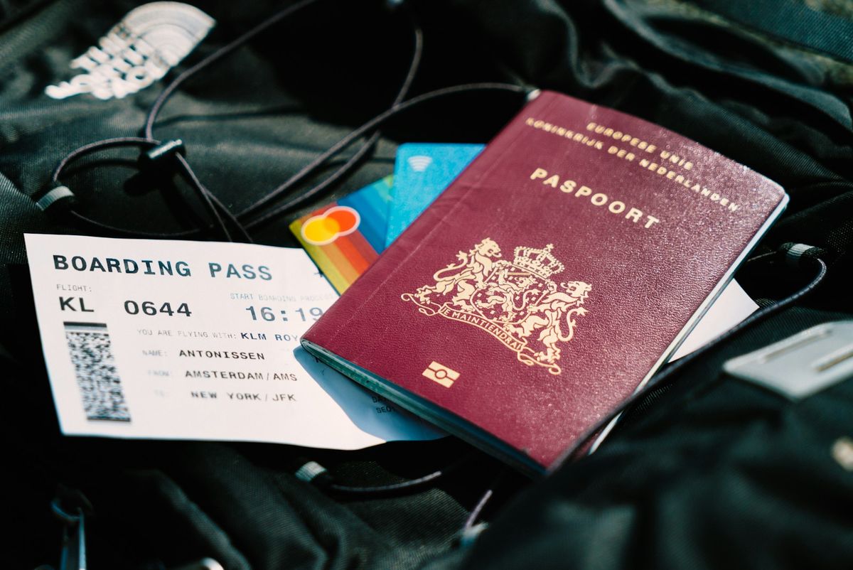Europeisk pass og boardingkort klart til reisen